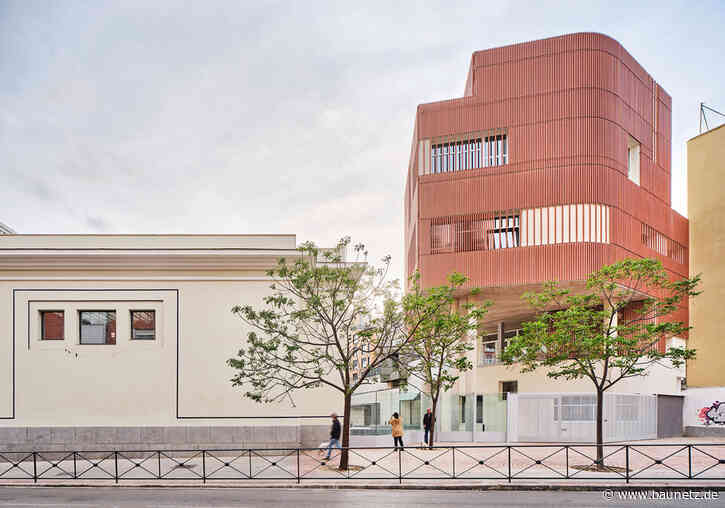 Kulturzentrum auf Stützen
 - Erweiterung in Madrid von Padilla Nicás Arquitectos und Mariluz Sánchez Moral