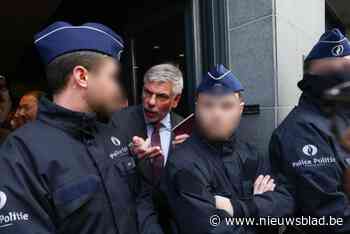 Brusselse politie zet conferentie met Europese rechts-conservatieve kopstukken stop: “Wat hier gebeurd is, is een schande”
