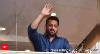 Salman steps out of his house post firing incident