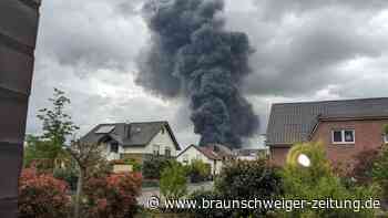 Brand in Braunschweig: Feuerwehr nimmt Löscharbeiten wieder auf
