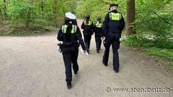 Großaktion im Volkspark: Polizei kontrolliert Hundebesitzer