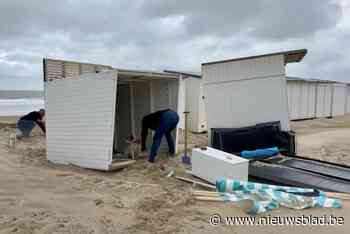 Omgewaaide strandcabines, beschadigde parasols en opgewaaid zand: Stormwind veroorzaakt problemen op strand van Knokke