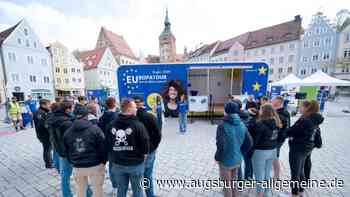 Europa macht auf dem Hauptplatz in Landsberg Station