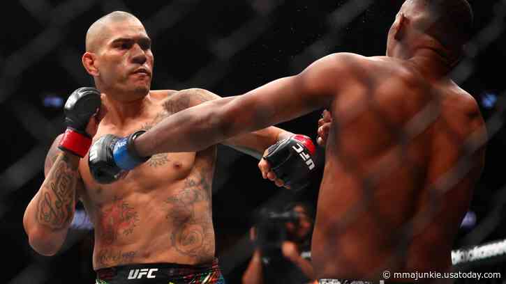 Daniel Cormier amazed by UFC champ Alex Pereira's success 'when he can't wrestle'