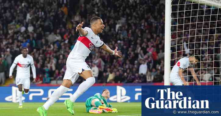 Mbappé inspires PSG to comeback victory in Barcelona after Araújo red