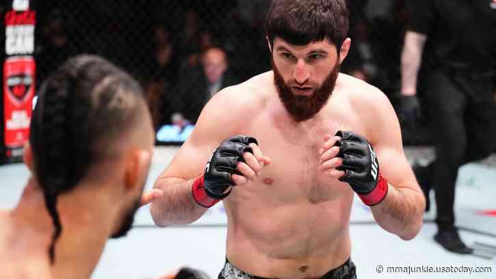 Magomed Ankalaev predicts he'd knock out UFC champ Alex Pereira: 'The man doesn't have a chin'