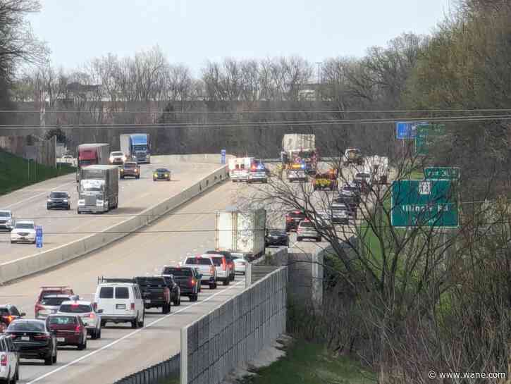 I-69 crash south of Illinois Road slows traffic
