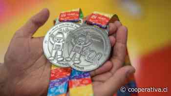 Maratón de Santiago presentó sus medallas diseñadas por niños de la Teletón