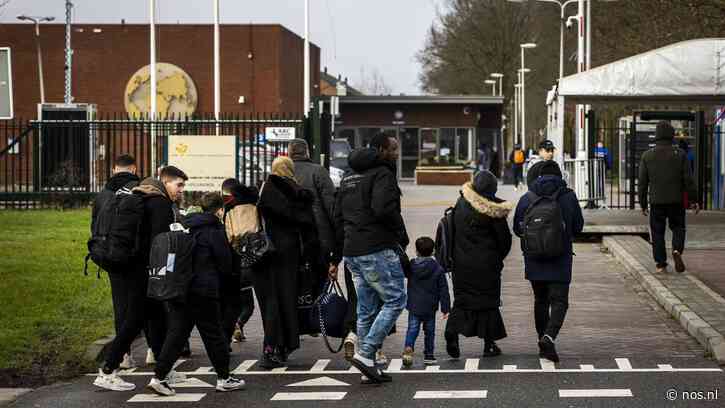 Van der Burg: snel 12.000 extra opvangplekken nodig voor asielzoekers