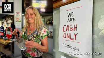 As more businesses becomes cashless, this country pub is cash-only and there are few complaints
