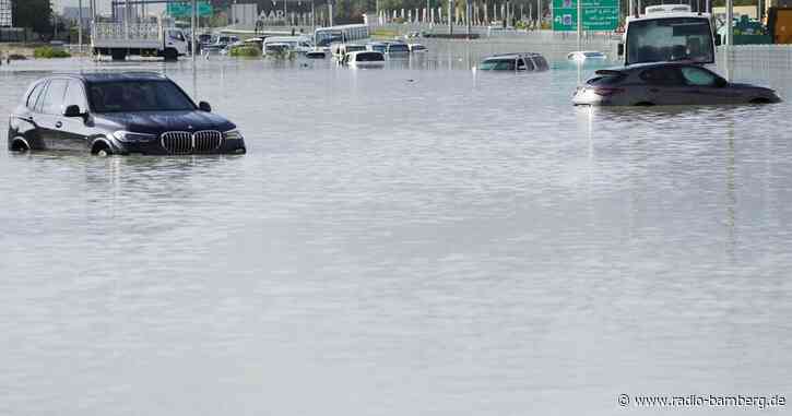 Emirate: Schwerster Regen seit 1949 – Dubai überschwemmt