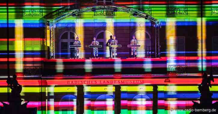 Kraftwerk gibt Konzert vor der Dresdner Semperoper