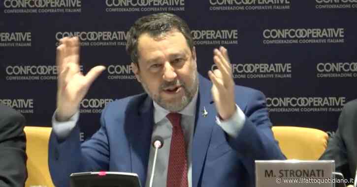 Autostrade, Salvini ridendo: “Sulle concessioni Il Fatto mi dà ragione, forse ho sbagliato qualcosa”