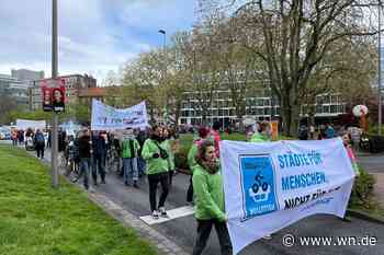 230 Verkehrswende-Aktivisten ziehen durch Münsters Innenstadt