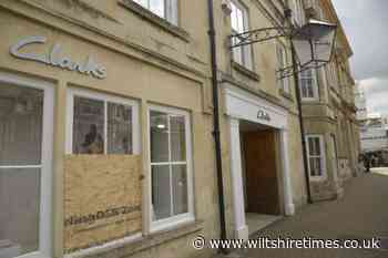 Drunken group smash through shop window in Trowbridge town centre