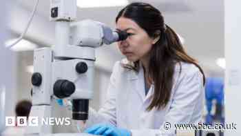 University gets cash to train up cancer scientists
