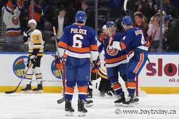 Holmstrom scores go-ahead goal in Isles' win over Penguins. Sorokin stops Crosby's late penalty shot