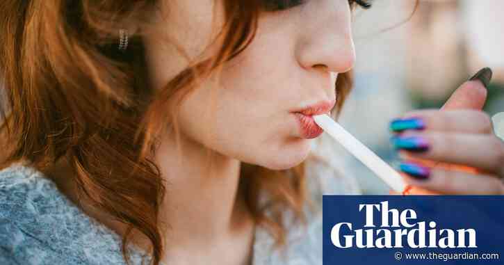 Smoking among middle-class women in England up by 25% in 10 years – study