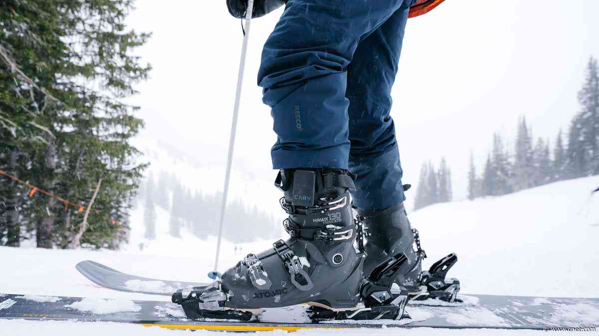 Best Ski Accessories for 2024: High-Tech Gear for the Winter     - CNET