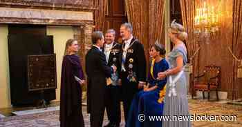 Frenkie de Jong heeft vrolijk onderonsje met Willem-Alexander én koning van Spanje tijdens staatsbanket
