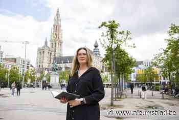 Hanneke wint poëziewedstrijd ‘Ode aan de Groenplaats’: “Iedereen heeft een eigen verhaal als die aan het plein denkt”