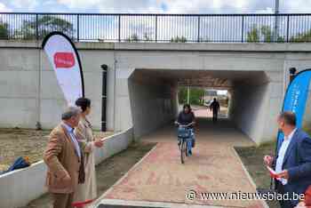 Nieuwe fietstunnel onder spoor verbindt wijk met fietsostrade