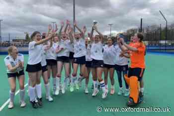 Oxford Hockey Club's U16 girl's crowned national champions