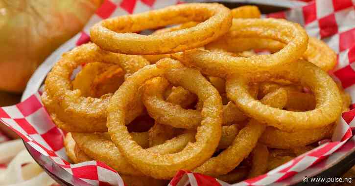 How to make tasty onion rings at home