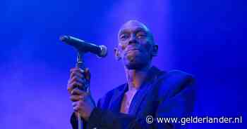Faithless geeft in juni concert in Amsterdam: ‘We missen Maxi Jazz elke dag’