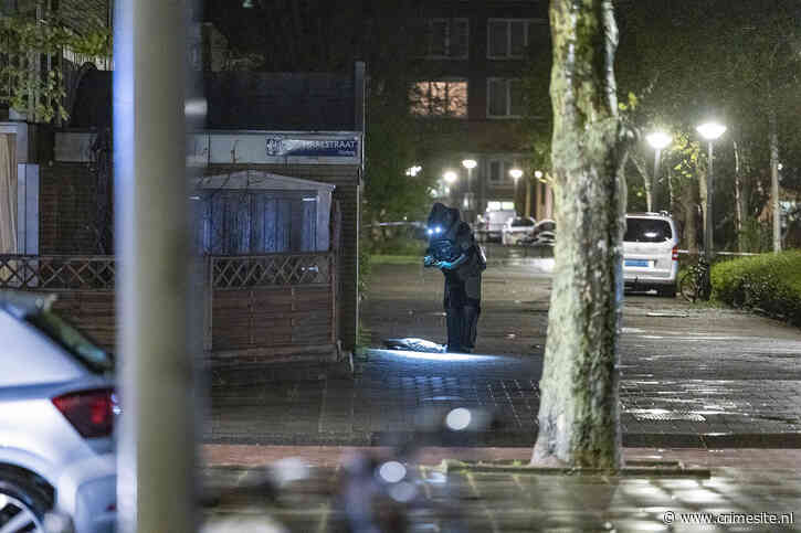 Verdacht pakket aangetroffen op straat in Amsterdam-Osdorp