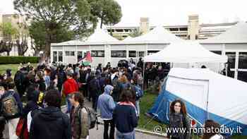 Sapienza, studenti al terzo giorno di sciopero della fame. La protesta si allarga a Roma Tre