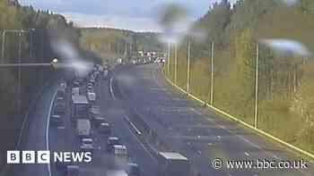Traffic on M1 southbound released after crash