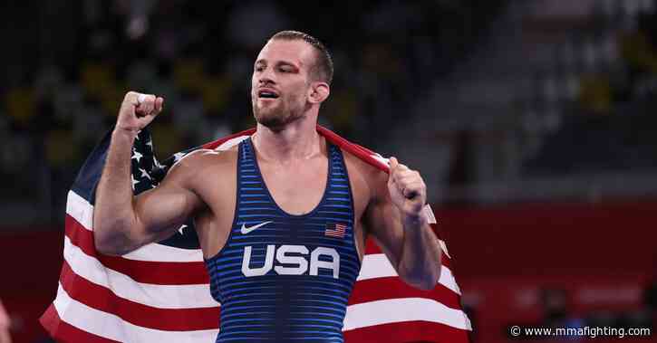 Olympic champ David Taylor says ‘door is open’ for move to MMA; Daniel Cormier tells him ‘stick to wrestling’