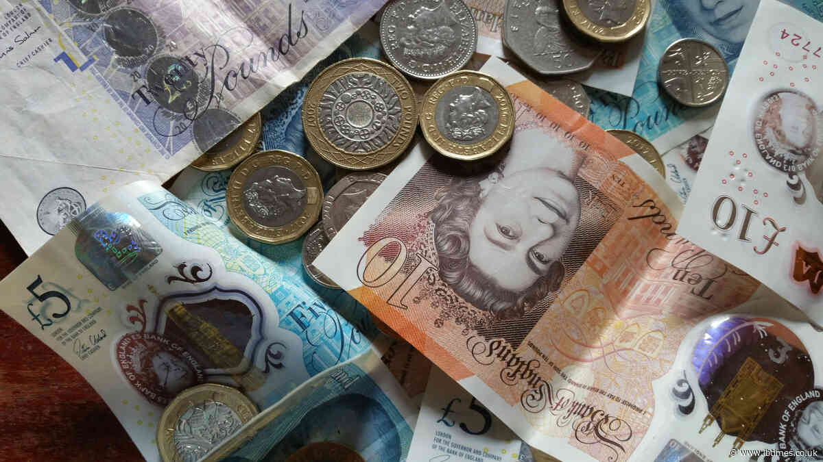 These Are The Average UK Salaries By Age And It's Good News For People Between 40-49