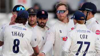 Essex pace bowlers shine against Lancashire
