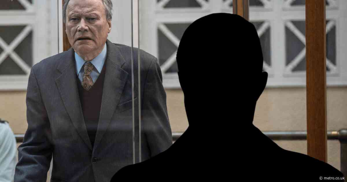 Coronation Street legend rules himself out as suspect in teen murder – but it’s not Roy