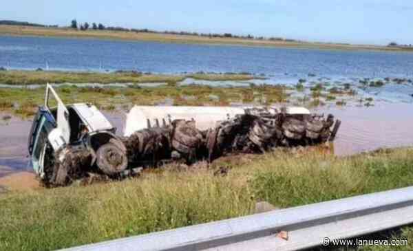 Un camionero bahiense protagonizó un accidente fatal en la Ruta 5: murió una mujer