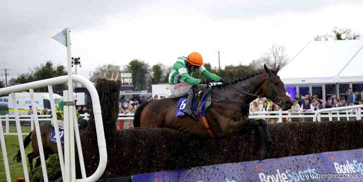 Mullins looking to hit title rivals for six in Scottish National
