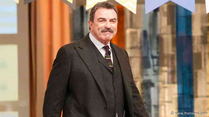 'Blue Bloods' star Tom Selleck has never used email or text, but admits to occasionally looking up his name