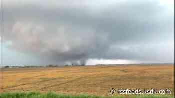 Tornado touchdown caught on camera north of St. Louis