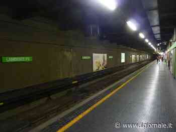 Milano, paura nella metro: uomo alterato spinge una ragazza sui binari