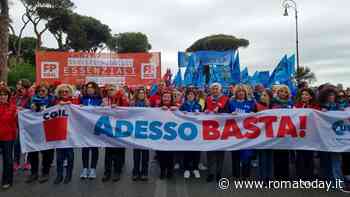 "Adesso Basta", in centinaia in piazza a Roma per chiedere salari più alti e meno morti sul lavoro