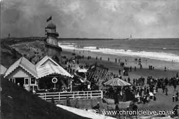Then and Now: A packed beach at Whitley Bay and the same scene more than 100 years later