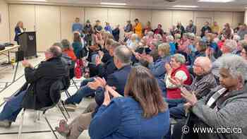 Hundreds show support for Wilmot Township landowners at town hall with Ontario NDP leader, local politicians