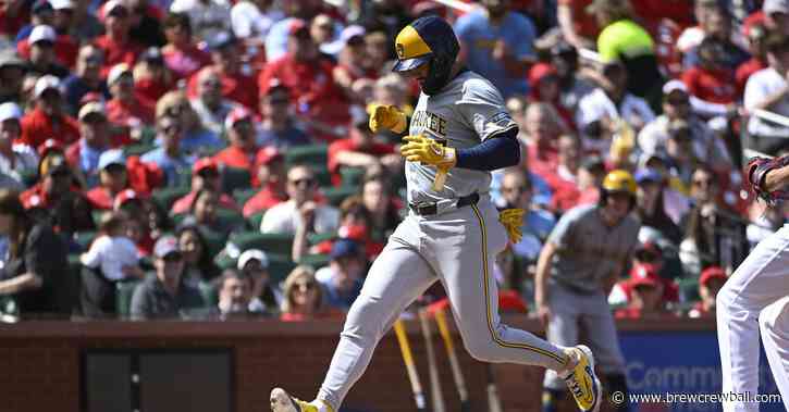 Brewers take second straight in St. Louis, 12-5, behind strong offense, bullpen