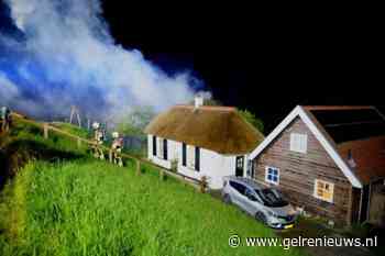 Grote brand in schuur met rieten dak