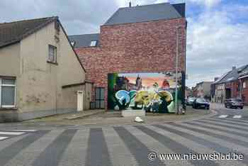 Streetart in de Vonckstraat knipoogt naar de gemeente