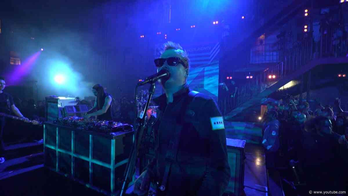 Bored To Death - Steve Aoki & Blink-182 | LIVE Steve Aoki's MTV Wonderland 2016