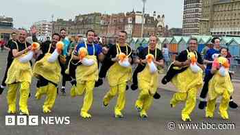 Teacher to run London Marathon dressed as emu