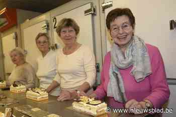 Tachtigjarigen versieren eigen taart in atelier bakkerij Sint-Anna: “Enthousiaste bedoening”